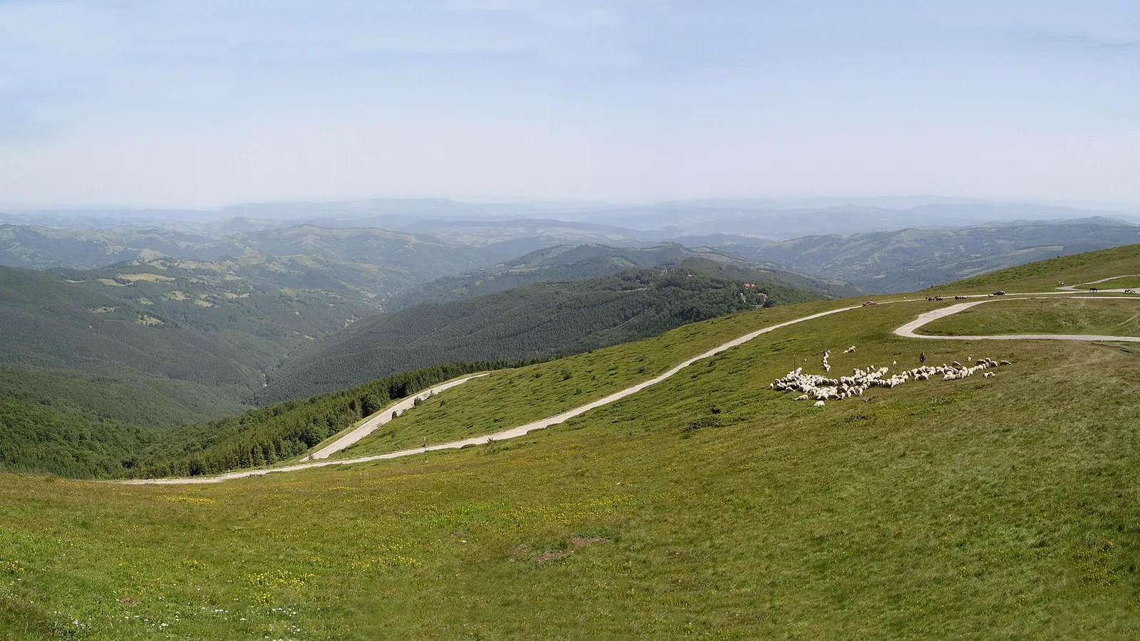 Панорама от прохода Беклемето
